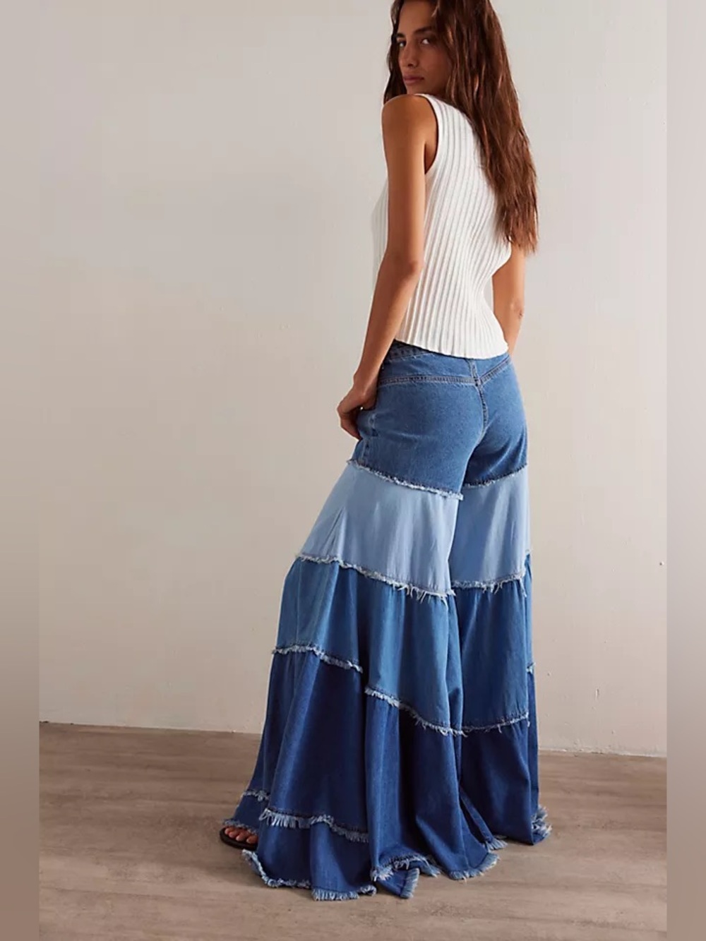 We The Free Dreamscape Tiered Wide-Leg Jeans ***RARE*** - Picture 2 of 8
